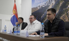 ZAKON VAŽI ZA SVE OSIM ZA BLOKADERSKU OPŠTINU MEDIJANA Milan Lazarević iz Pokreta za narod i državu upozorava na bahatost opštinara