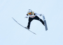 Ob 3.00 druga tekma skakalcev v Saporu