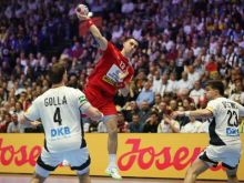 Tesna zmaga Hrvatov, Srbi presenetili Nemce