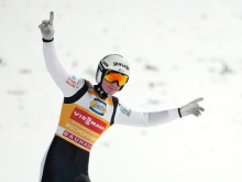 Domen Prevc na Japonskem lovi dvojno zmago