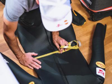 Osupljiva razkritja: smučarji skakalci do prednosti tudi s povečavo mednožja