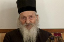 Ovo je jedini čovek kome je patrijarh Pavle poljubio ruku! Bio svedok ustaškog pokolja, proživeo masakr, a sina oženio Hrvaticom