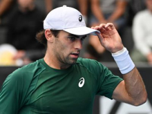 Sinner začenja operacijo Avstralija, smola Belgijca proti Musettiju