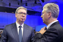 PREDSEDNIK VUČIĆ SA PLENKOVIĆEM U DAVOSU Glavna tema NIS: 