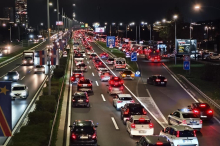 PRESEK STANJA A PUTEVIMA TOKOM VEČERI, AMSS: Na granicama nema zadržavanja za putnička vozila, kamioni čekaju do šest sati