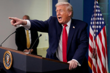 Trump po letu dni vladanja izgubil zaupanje večine volivcev