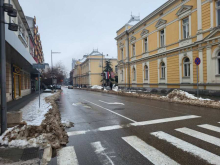 Pažnja, poznata prevarantkinja se vratila: Lažna majka ponovo obilazi stanove u Valjevu, ide od vrata do vrata i traži novac