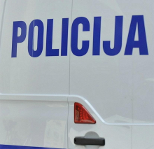 Šesterica osumljenih izsiljevalcev iz Maribora še v policijskem pridržanju