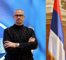 Karadžić razotkrio blokadere posle objava Kos i Grenela: „Pa da, niko neće sa Vučićem, samo putuje bezveze“