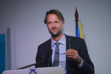 FON BEKERAT REAGOVAO NA TEKST KURIRA Ambasador potvrdio da nije u Beogradu tokom posete evroparlamentaraca