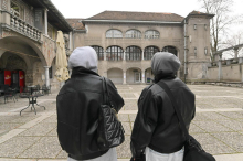 Varuhi Plečnikove zapuščine zahtevajo obnovo Križank in ohranitev šole v njenih prostorih