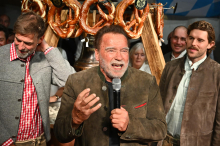 Kitzbühel-Wochenende: Diese Stars zeigten sich bei der 33. Weißwurst-Party im Stanglwirt