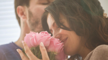 J. Peirano: Der geheime Code der Liebe: Er hatte mit 40 noch nie eine Beziehung – ist das ein Alarmzeichen?