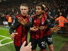 Liverpool izgubil v zadnjih sekundah, City se je približal Arsenalu