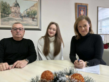 SVAKOG DANA PUTUJE 80 KILOMETARA DA BI BILA UZ MAJKU KOJA SE BORI SA RAKOM: Dirljiva priča studentkinje iz Sremske Mitrovice (FOTO)