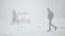 RASTE BROJ MRTVIH U ZIMSKOJ OLUJI U SAD: Bez struje više od 860.000 domačinstava, otkazano više od 12.000 letova