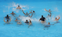 SVAKI IGRAČ I TRENER DOBIJAJU PO 20.000 EVRA! Danas vanredna sednica Vlade nakon trijumfa srpskih vaterpolista, oglasio se ministar Mali