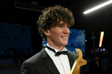 Oberkörper frei! So feierte Giovanni Franzoni seinen Abfahrtssieg 