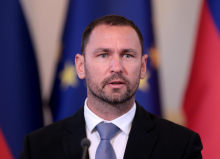 Mandatno-volilna komisija DZ-ja podprla Dolenca za položaj guvernerja Banke Slovenije