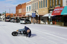 Zaradi snega in mraza skoraj polovica ameriških zveznih držav razglasila izredne razmere