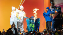 Olympische Winterspiele: Olympisches Feuer ist in Cortina d'Ampezzo angekommen