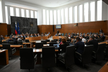 Pred poslanci več predlogov zakonov s področja pravosodja, tudi o kazenski obravnavi mladoletnikov