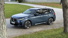 BMW X3 30e xDrive – sodobni hibrid v senci električnega brata