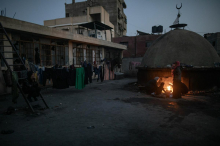 Realnost v nasprotju s fantazijo iz Davosa: smrti zaradi podhladitve, beda šotorišč, stalni poboji