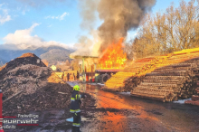 Schaden im sechsstelligen Bereich: Darum brannte es im Sägewerk 