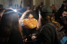 PERFORMANS: Sveti Sava i Hram za blokadere su samo scenski rekviziti!