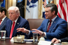 Ob poročilih, da namerava napasti Iran, Trump zagotovil, da se je pripravljen pogovarjati