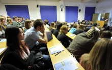 ŠOS opozarja, da centri za socialno delo štipendistom odrekajo pravice iz novega zakona