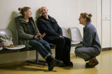 Padla je prva klapa celovečernega prvenca S pogledom na morje v režiji Katarine Morano