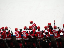 Jeseničani redni del končujejo proti Kitzbühlu, ki se še bori za neposreden preboj v končnico