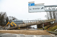 Severna obvoznica je zaradi rušitve dveh nadhodov zaprta do ponedeljka