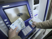 Pred leti je bilo 700 bančnih poslovalnic, danes jih je skoraj pol manj