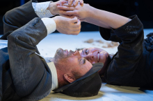 Na klancu: Z revnim gledališčem v bogato igralsko izkušnjo