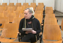 Sojenje za smrt otroka v razgretem avtomobilu po sklepnih besedah vrnjeno v dokazni postopek