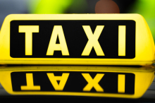 Damen um 53.000 Euro erleichtert: War Taxler der charmante Geldbeheber?