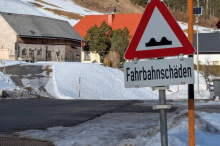Der Frost hat den Straßen in Radmer heuer sehr zugesetzt