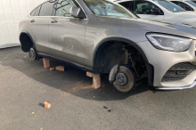 60.000 Euro Schaden: Autos aufgebockt, Reifen gestohlen: Fünf Rumänen verhaftet