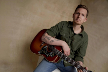 Weniger Zynismus, mehr Optimismus: Sänger K.Wiena meldet sich zurück