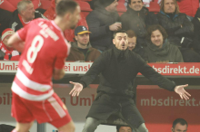 Riera odnesel točko iz Berlina na debiju na klopi Eintrachta