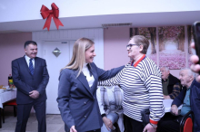 DRAGO MI JE ŠTO SAM VAS VIDELA, VI STE NAM NAJVAŽNIJI: Ministarka Stamenkovski obišla Gerontološki centar u Mataruškoj Banji i razgovarala sa korisnicima