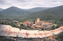 NOVA OPASNOST! STOTINE ZEMLJOTRESA UGROŽAVAJU HILANDAR: Pucaju zidovi crkava, paraklisa, krst cara Dušana, Milutinov pirg, padaju dimnjaci... (FOTO)
