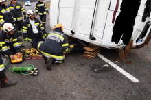 Eine verletzte Person: In Wettmannstätten überschlug sich Firmenbus