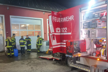 Alarm in Werndorf: Arbeiter unter Maschine eingeklemmt 
