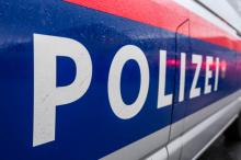 In Lokal in Leoben: Mann belästigte Gäste und trat nach Polizisten