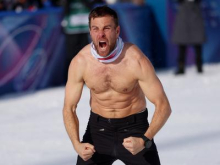 Benjamin Karl olimpijski naslov proslavil 'zgoraj brez'. Takšno je ozadje ...