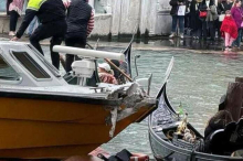 Neun Verletzte in Venedig: Motor-Taxi konnte nicht bremsen und krachte in Gondeln